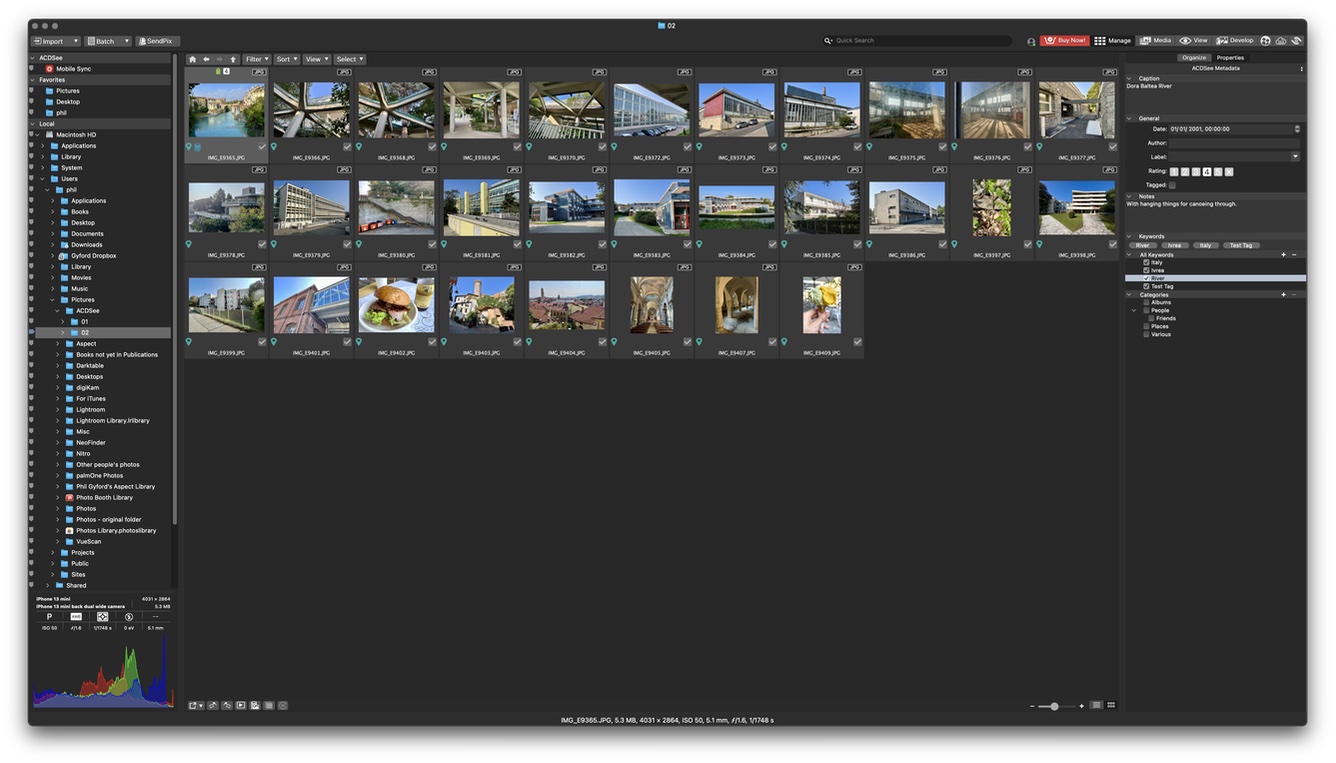 A screenshot of the ACDSee Photo Studio manage screen