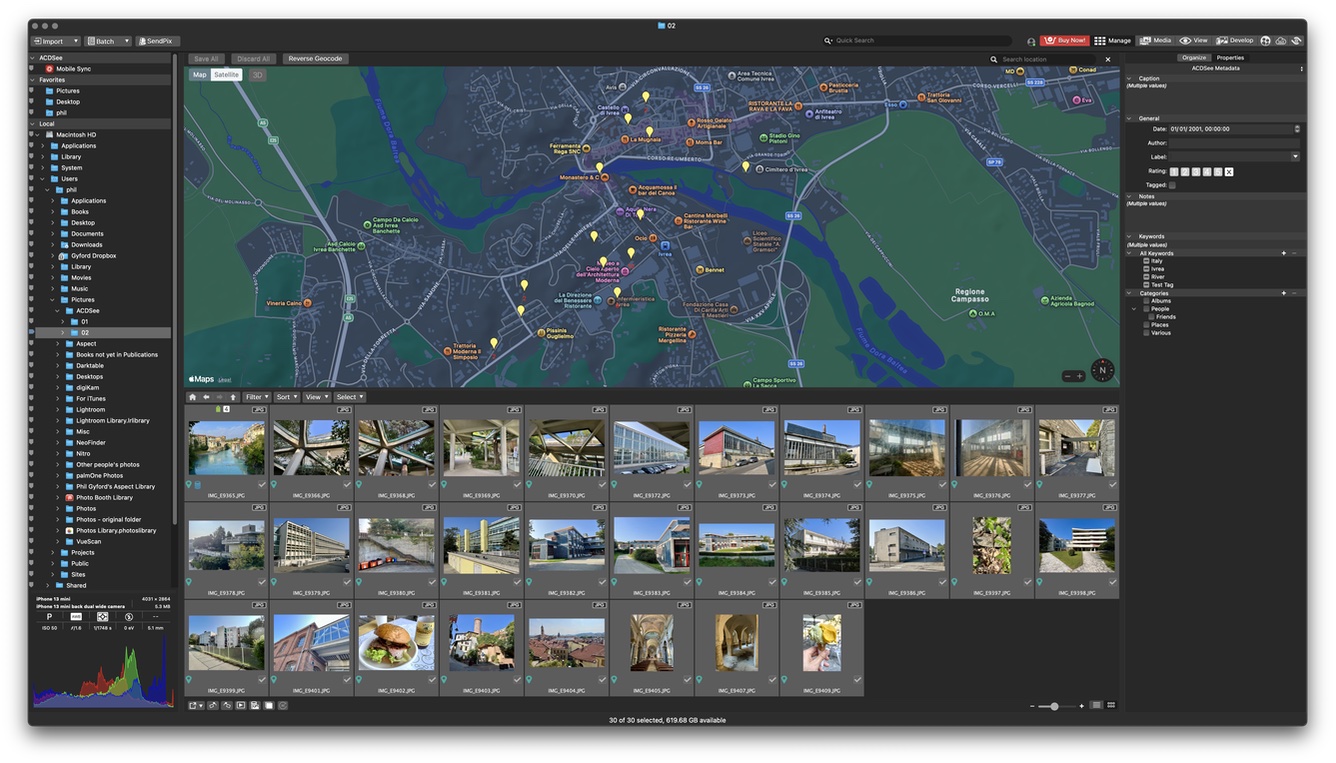 A screenshot of the ACDsee Photo Studio map screen